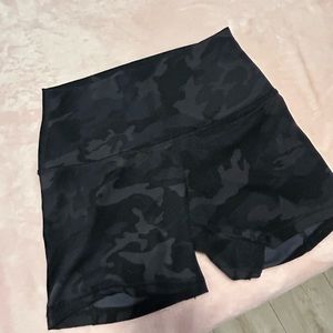 Lululemon Black Camo High-Rise Short 4”